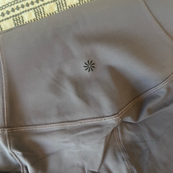 Athleta Salutation Stash Leggings - Picture 4 of 11